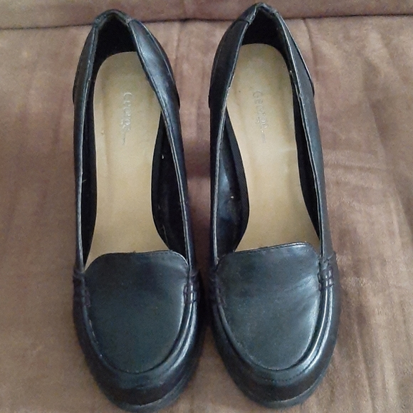 Black heels - Picture 2 of 5